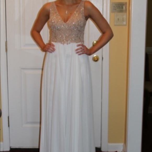 GB White and Gold Prom Gown - Picture 7 of 10